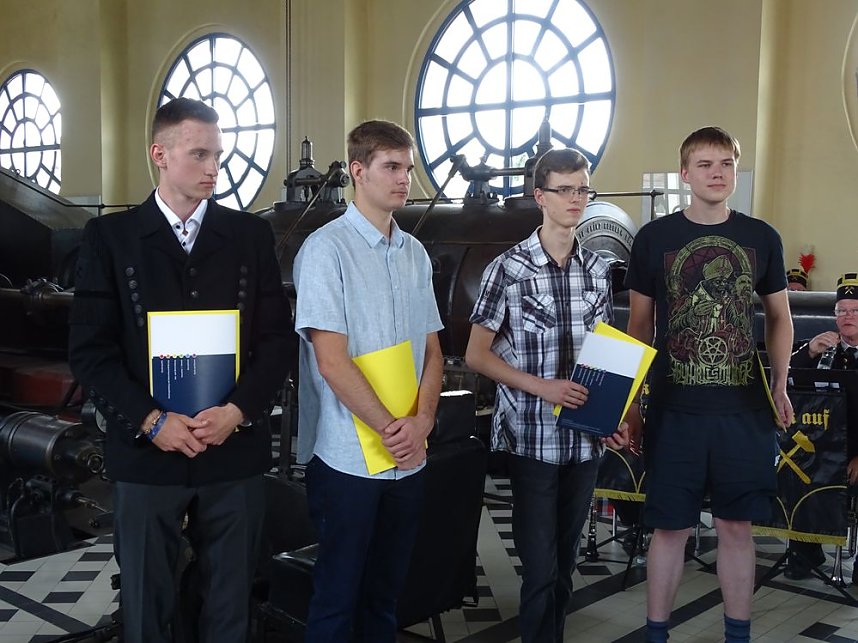 Bergbautechnologen beendeten Ausbildung