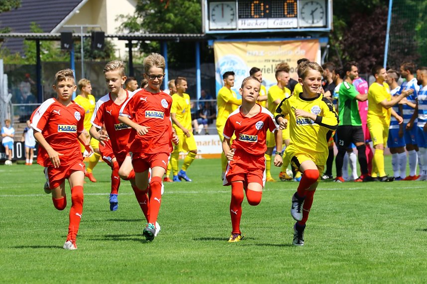 Wacker gewinnt 8:0 gegen Bischofswerda