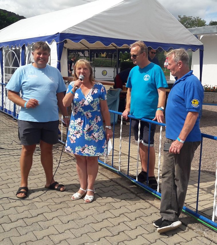 24-Stunden-Einsatz f&uuml;r den Erhalt des Freibades in Gro&szlig;furra