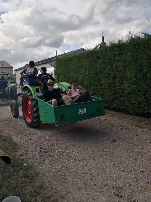 Gro&szlig;es Heimat-, Ernte und Dreschfest in Obertopfstedt