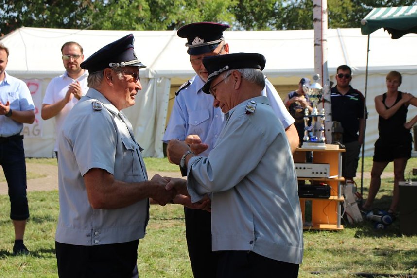 Feuerwehrfest mit Kindersachenbasar