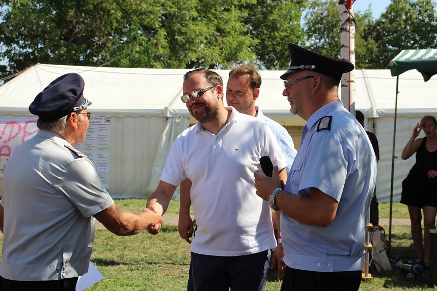 Feuerwehrfest mit Kindersachenbasar