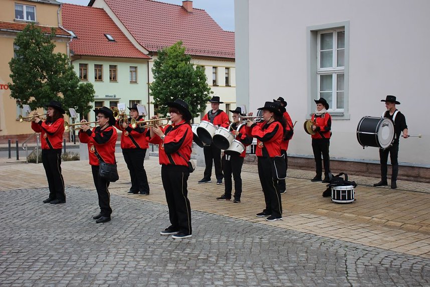 Hausm&auml;nner zogen durch die Kurstadt