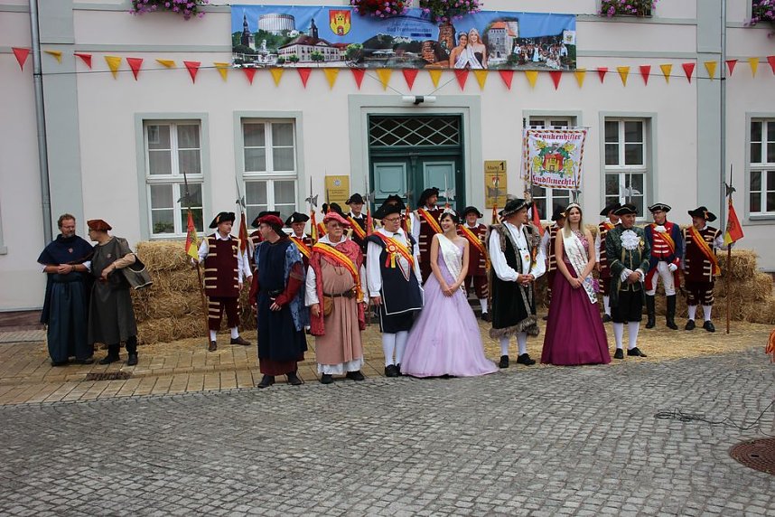 Hausm&auml;nner zogen durch die Kurstadt