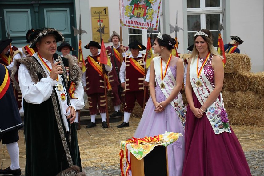 Hausm&auml;nner zogen durch die Kurstadt