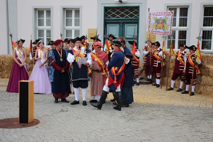 Hausm&auml;nner zogen durch die Kurstadt