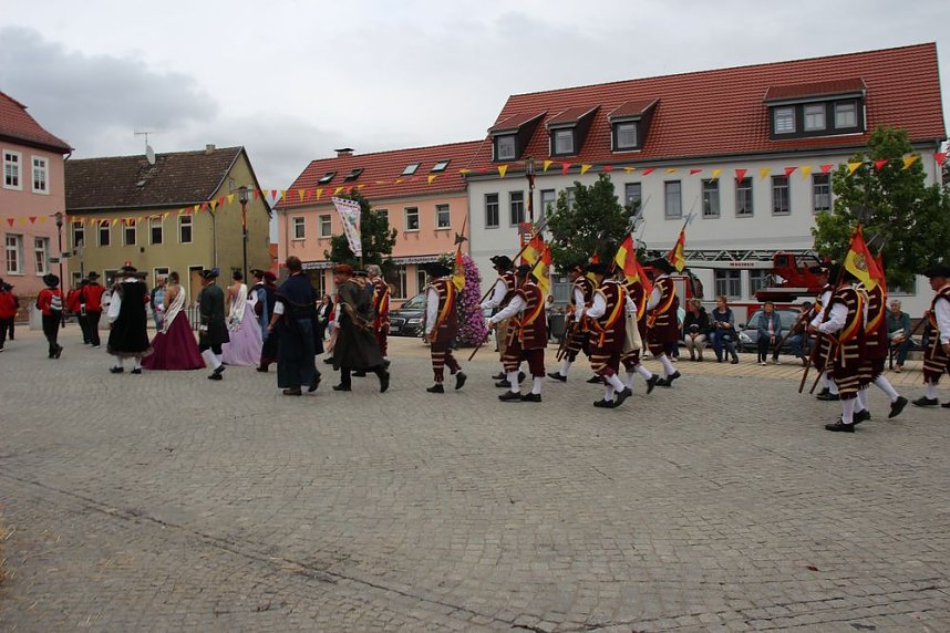 Hausm&auml;nner zogen durch die Kurstadt