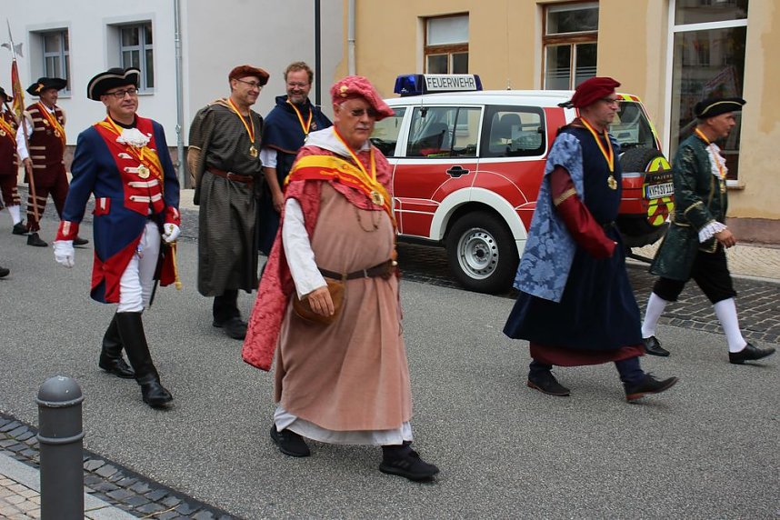 Hausm&auml;nner zogen durch die Kurstadt