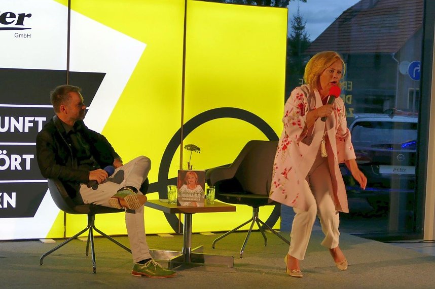 Marijke Amado begeisterte im Autohaus Peter mit lecker Abend