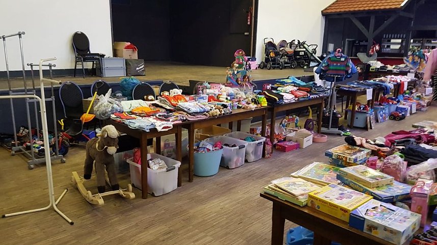 Im Klubhaus Stock&acute;sen Kindersachenbasar