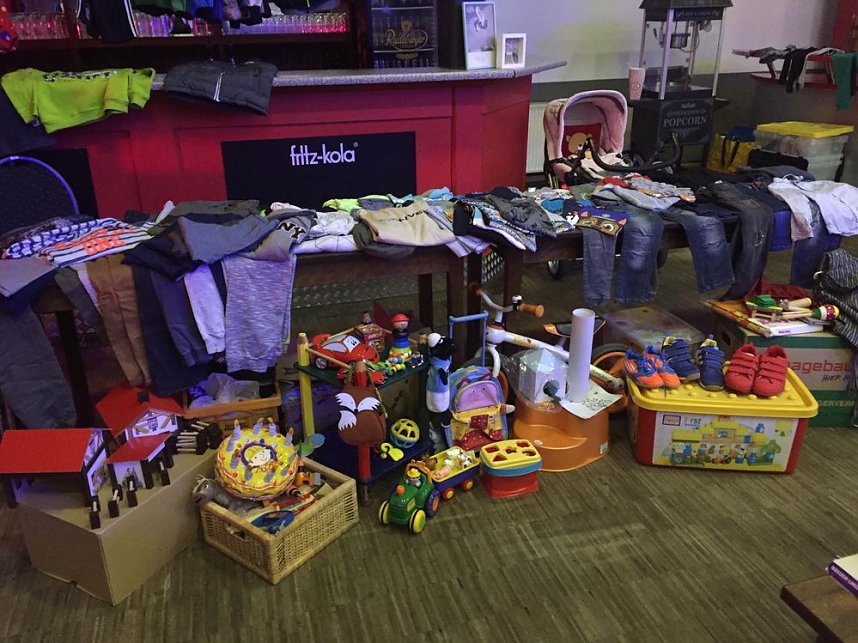 Im Klubhaus Stock&acute;sen Kindersachenbasar