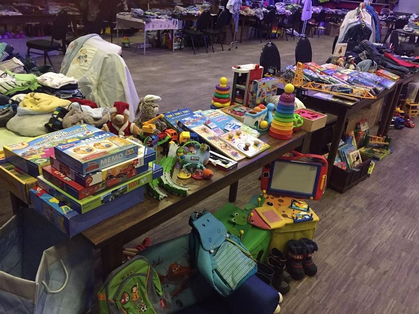 Im Klubhaus Stock&acute;sen Kindersachenbasar