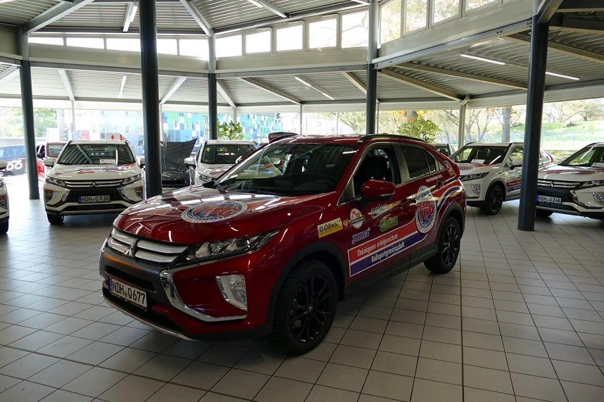 Autos an THC-M&auml;dels &uuml;bergeben