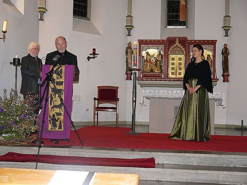 " Vom Kreuz...zum Licht"