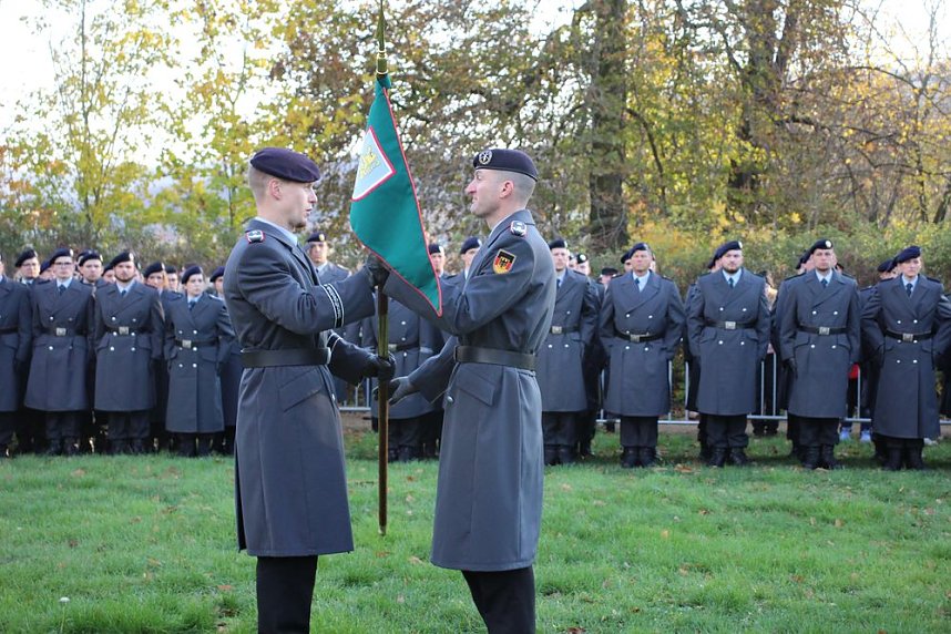 Vereidigung im Zeichen des 64. Jahrestags