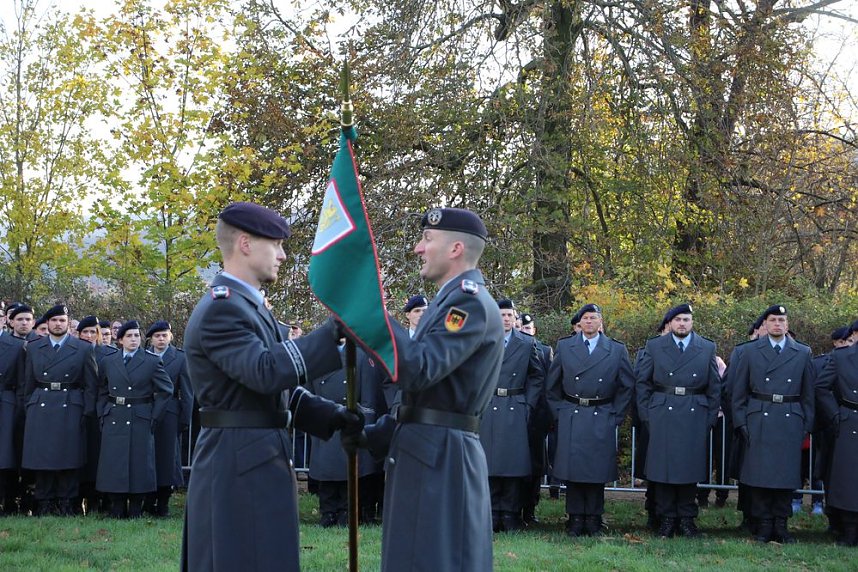 Vereidigung im Zeichen des 64. Jahrestags