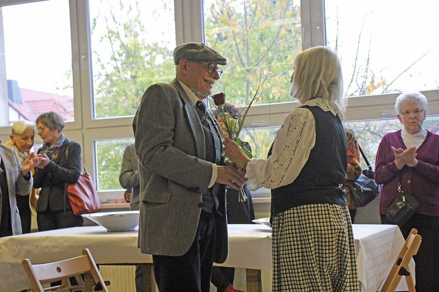 Dem Meister ein St&auml;ndchen gebracht