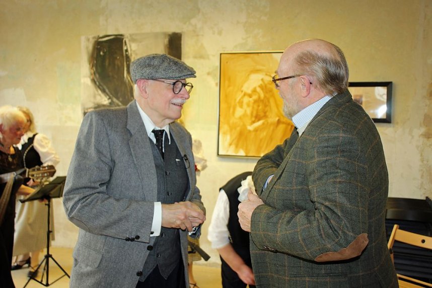 Dem Meister ein St&auml;ndchen gebracht