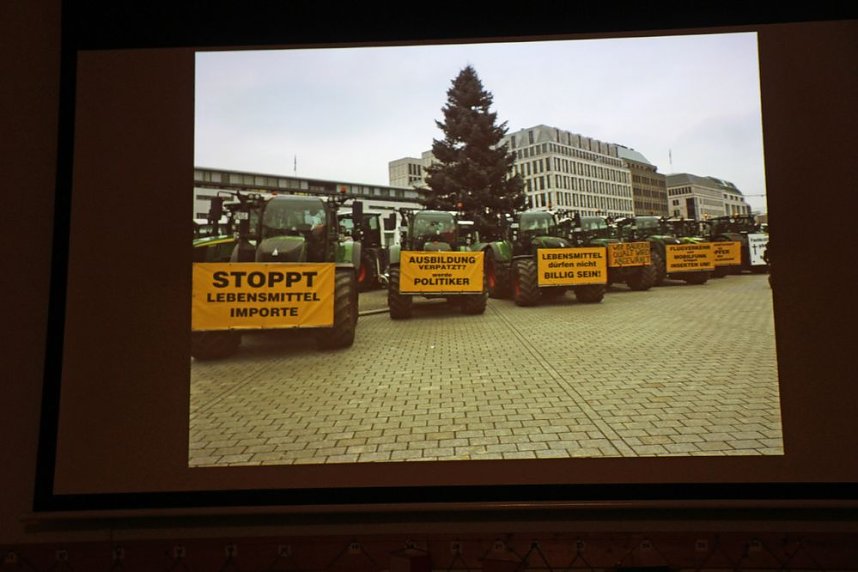 Den Landwirten im Kreis dr&uuml;ckt nicht nur ein Schuh