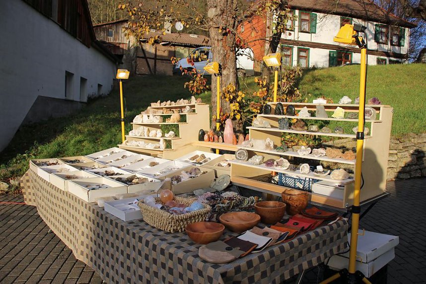 Feiner Weihnachtsmarkt in Jechaburg