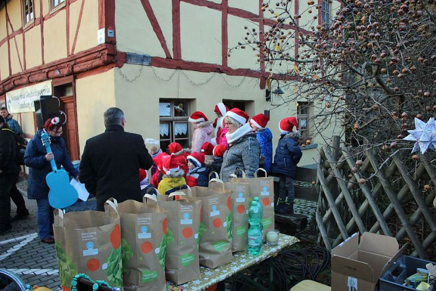 Feiner Weihnachtsmarkt in Jechaburg