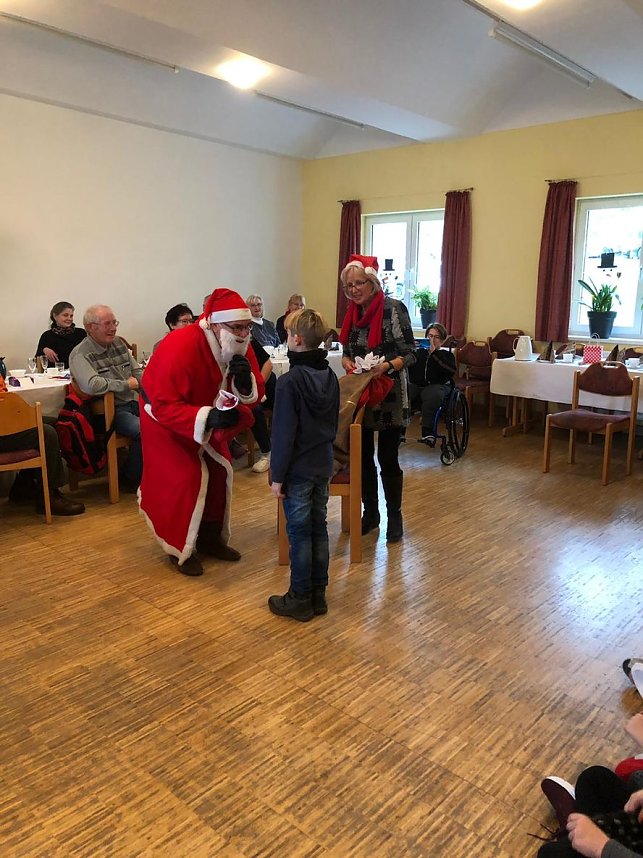 Kommunikatives Fr&uuml;hst&uuml;ck mit Weihnachtsprogramm