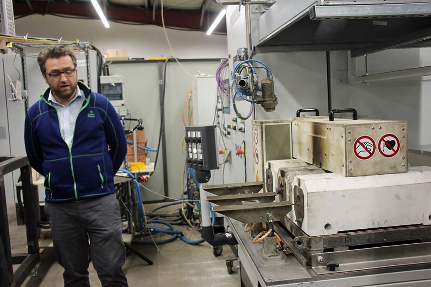 Minister Tiefensee &uuml;bergibt Zuwendungsbescheid Breitband