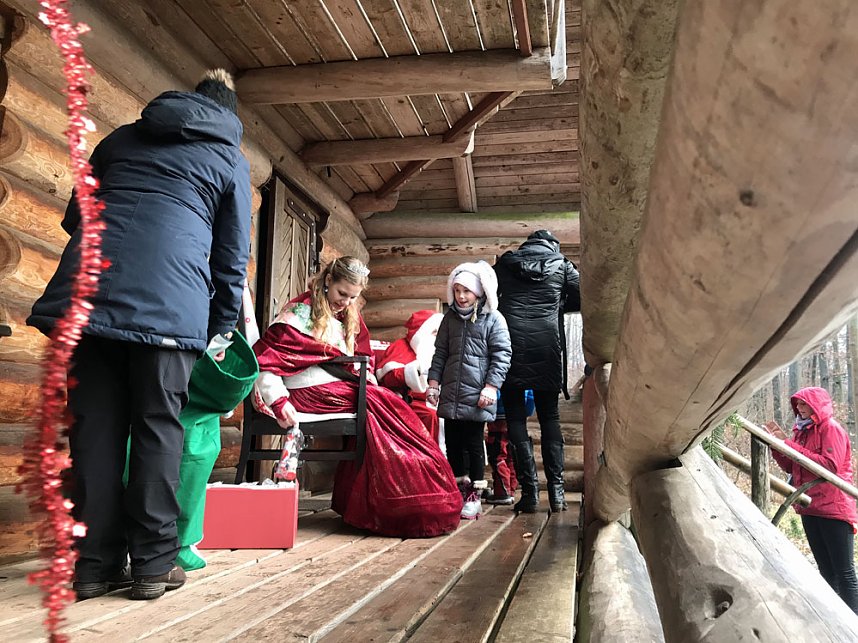 Weihnachtsmann und Blutbuchenk&ouml;nigin waren am Possen