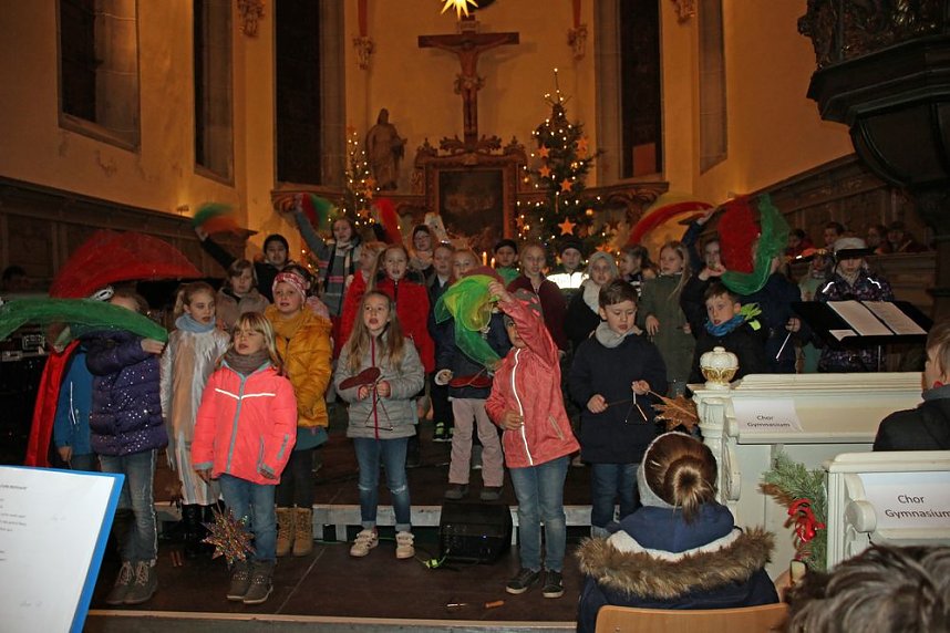 Kinder bringen Licht ins Dunkel