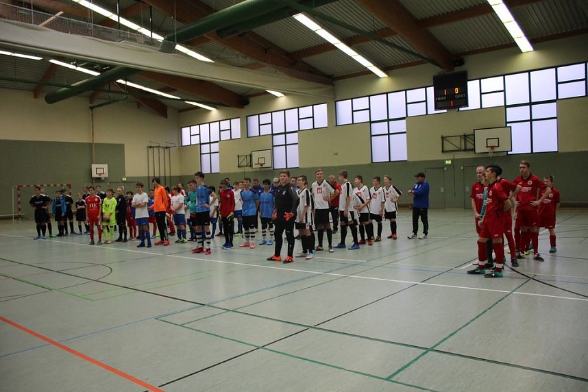 Hallenkreismeisterschaften der<b> C- und D- Junioren</b> statt und hier gibt es die Ergebnisse mit Bildergalerie bei der C-Jugend...