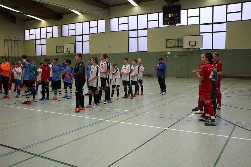 Hallenkreismeisterschaften der<b> C- und D- Junioren</b> statt und hier gibt es die Ergebnisse mit Bildergalerie bei der C-Jugend...