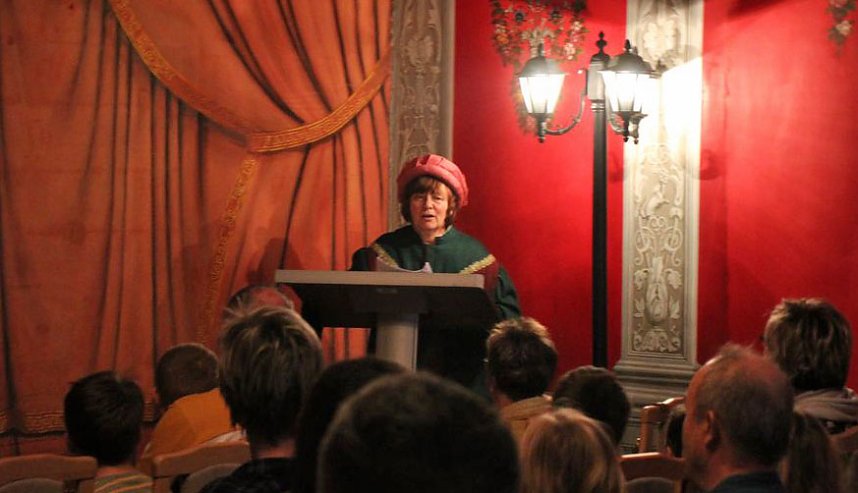 Des Kaisers neue Kleider und mehr