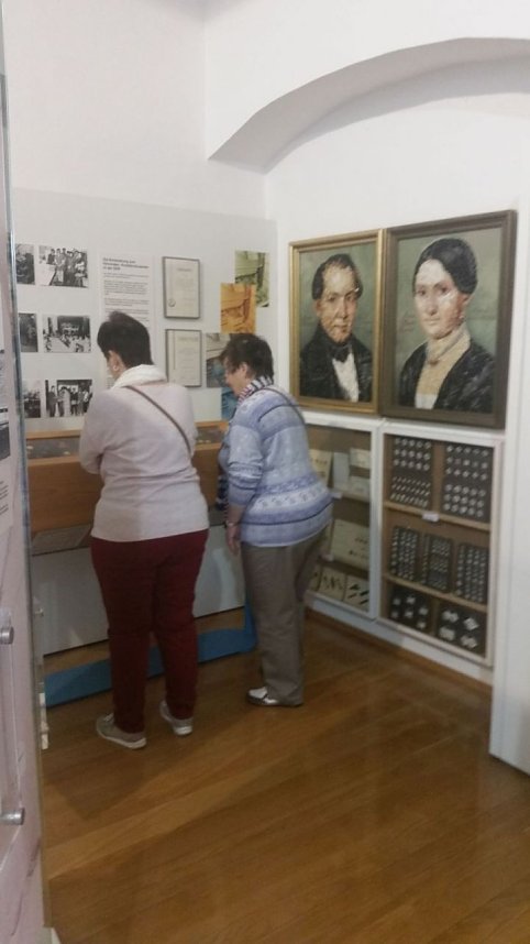 Museumsbesuch mit Sonderausstellung Spieluhren und Schneekugeln