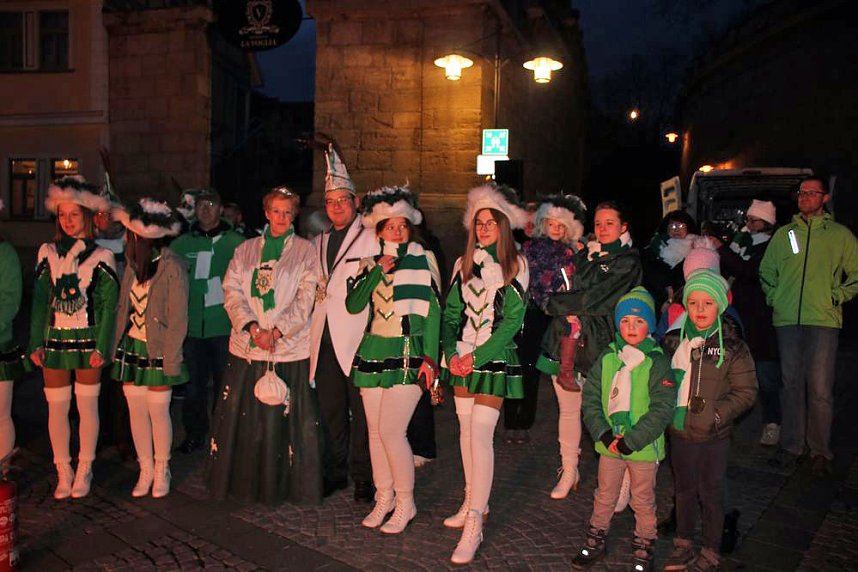 Nubbel den Flammen &uuml;bergeben