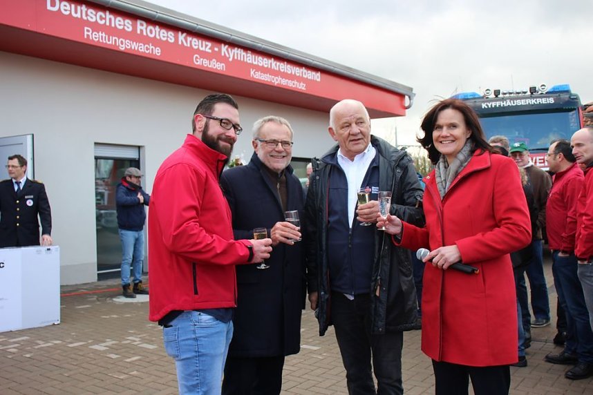 Neue Rettungswache &uuml;bergeben