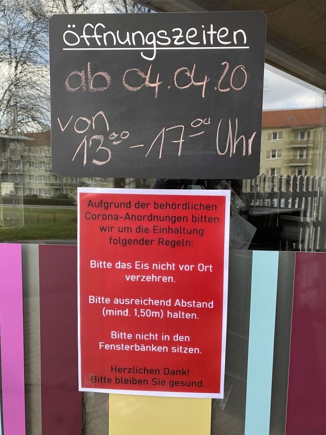 CORONA-REGELN beim Stra&szlig;enverkauf von Eis und Bratwurst