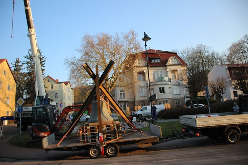 Ged&auml;chtnisglocke aufgestellt