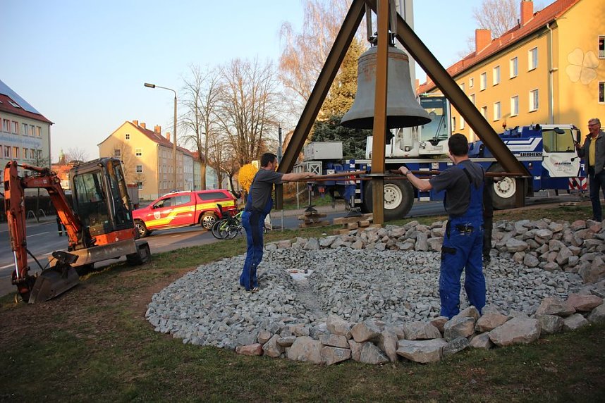 Ged&auml;chtnisglocke aufgestellt