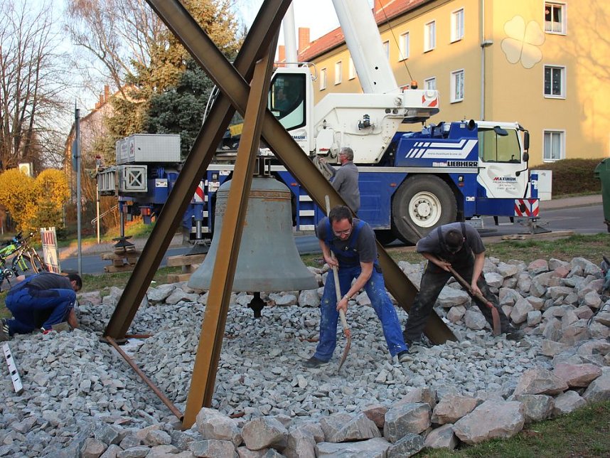 Ged&auml;chtnisglocke aufgestellt
