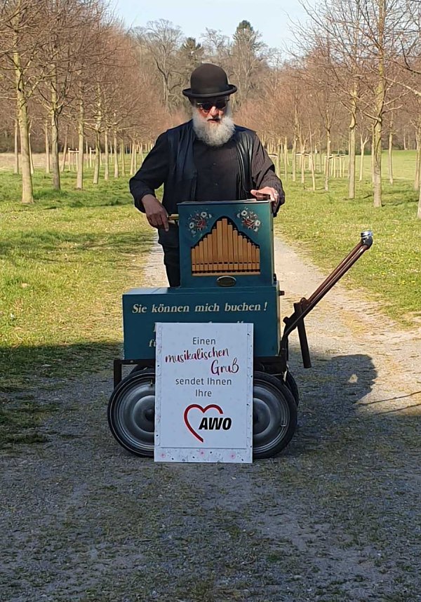 Musikalische Vers&uuml;&szlig;ung am Karfreitag im AWO Seniorenzentrum in Bendeleben