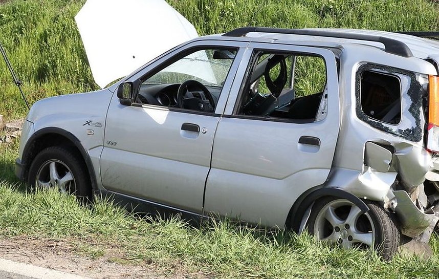 Vier Personen bei Unfall schwer verletzt