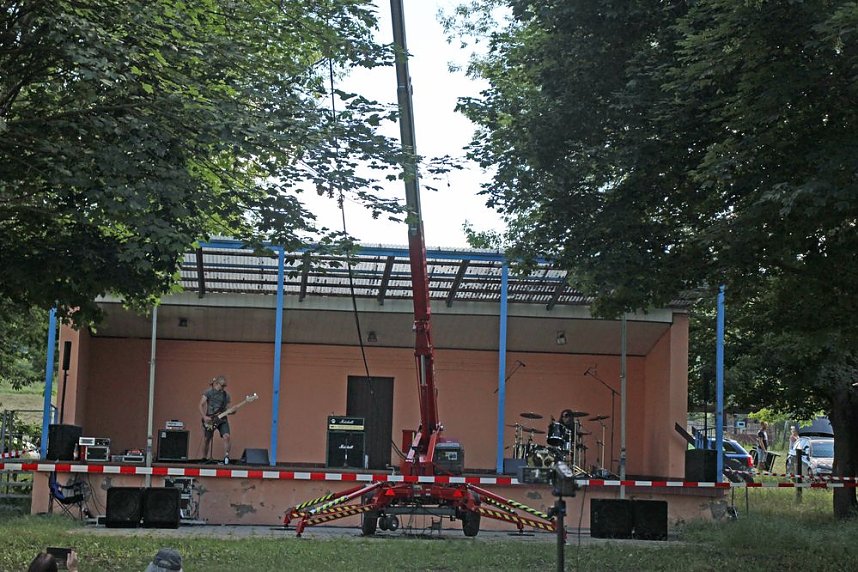 Hardrockband "Rikk Arving" beim Hebeb&uuml;hnenkonzert