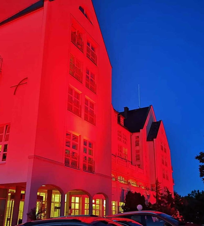 &Uuml;ber Bad Frankenhausen leuchtete es ROT