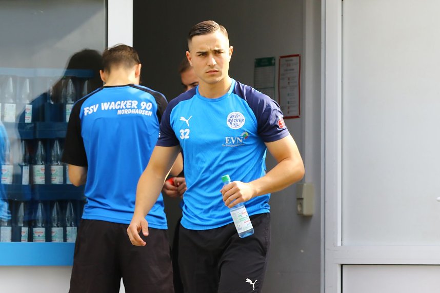 Trainingsauftakt des Oberliga-Kaders im AKS