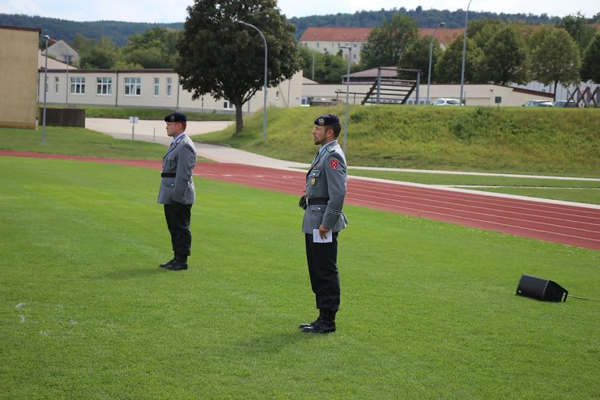Soldatinnen und Soldaten vereidigt