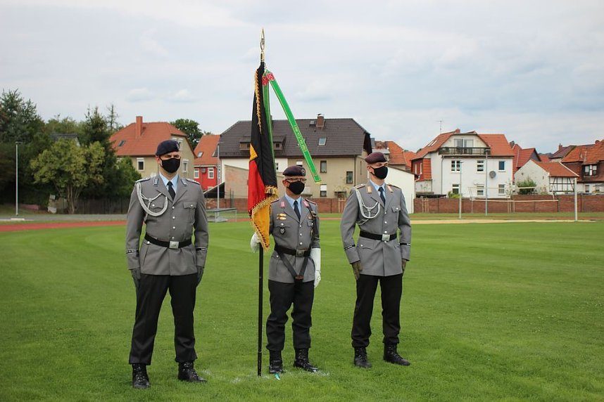 Soldatinnen und Soldaten vereidigt