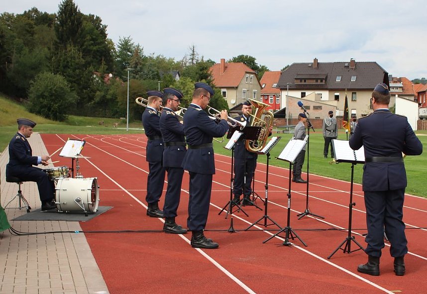 Soldatinnen und Soldaten vereidigt