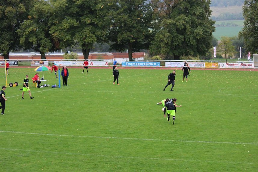 Faustball: Trotz Regens Turnier durchgezogen