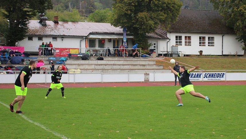 Faustball: Trotz Regens Turnier durchgezogen