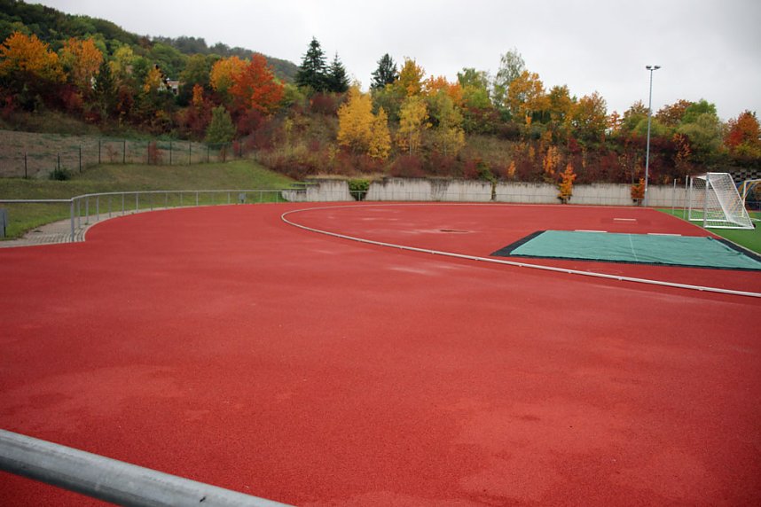 Kunstrasenplatz wieder nutzbar.